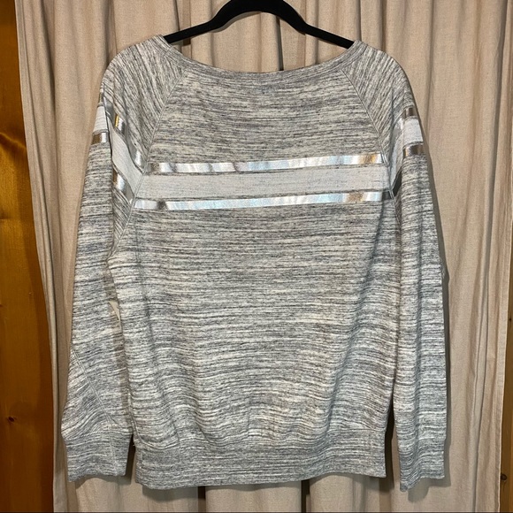 Gap Raglan Sleeve Sweatshirt - Picture 7 of 11